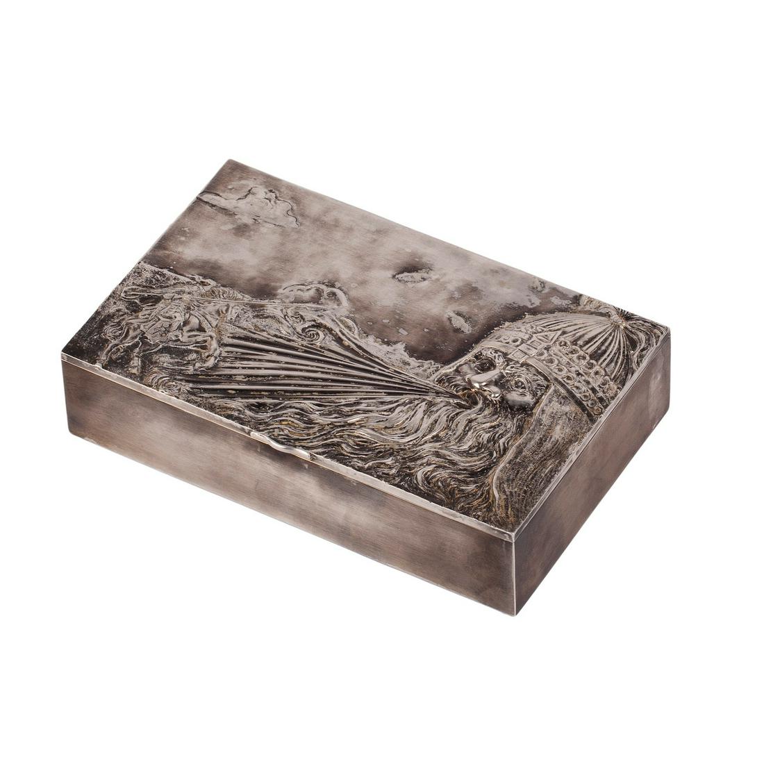 A Russian silver-gilt cigar box. Petersburg — image 1