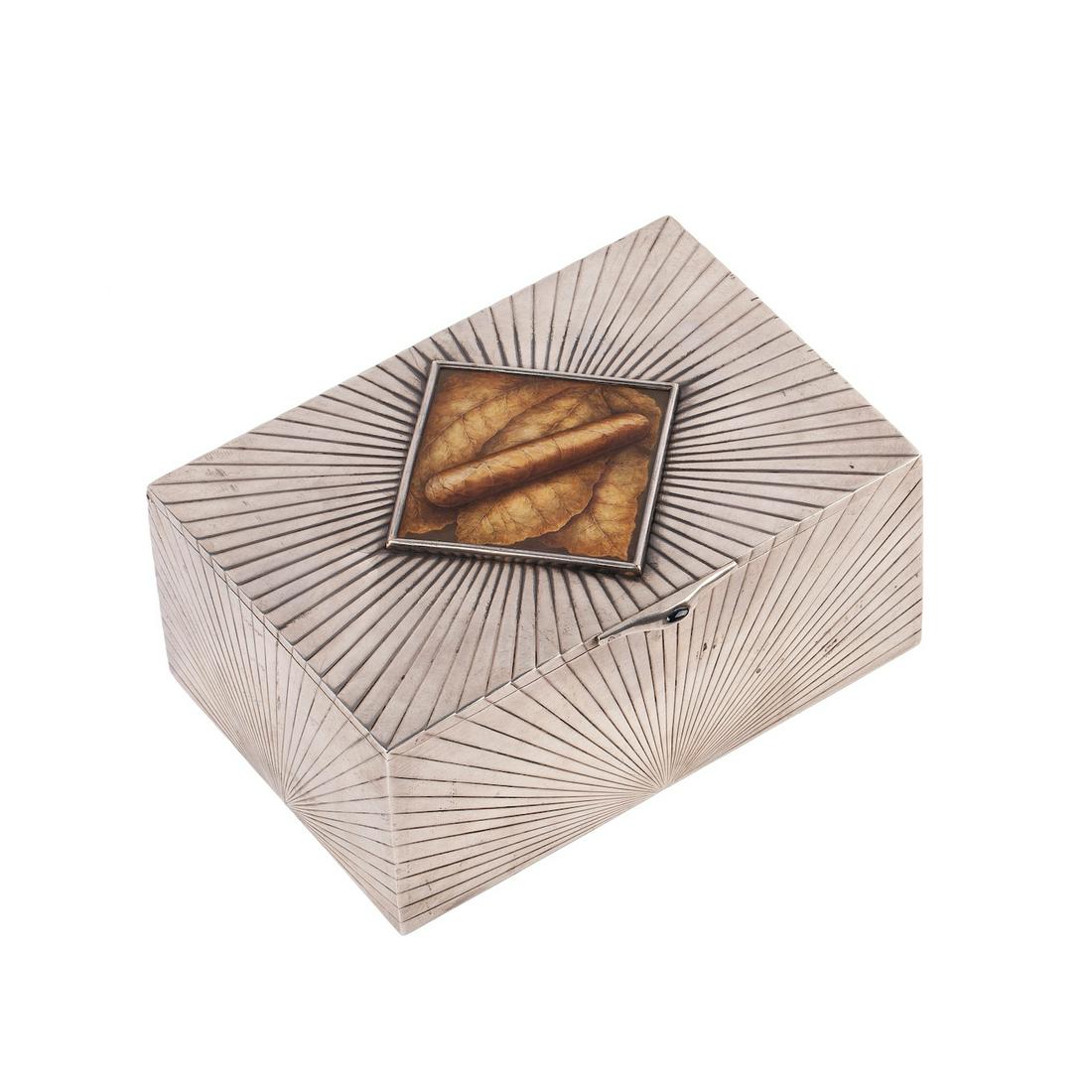 An unusual Russian silver-gilt cigar box — image 1