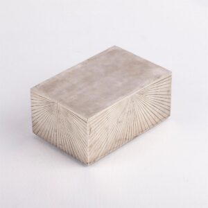An unusual Russian silver-gilt cigar box — image 3