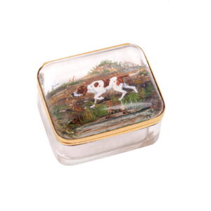 An unusual 14K gold and quartz casket — image 1