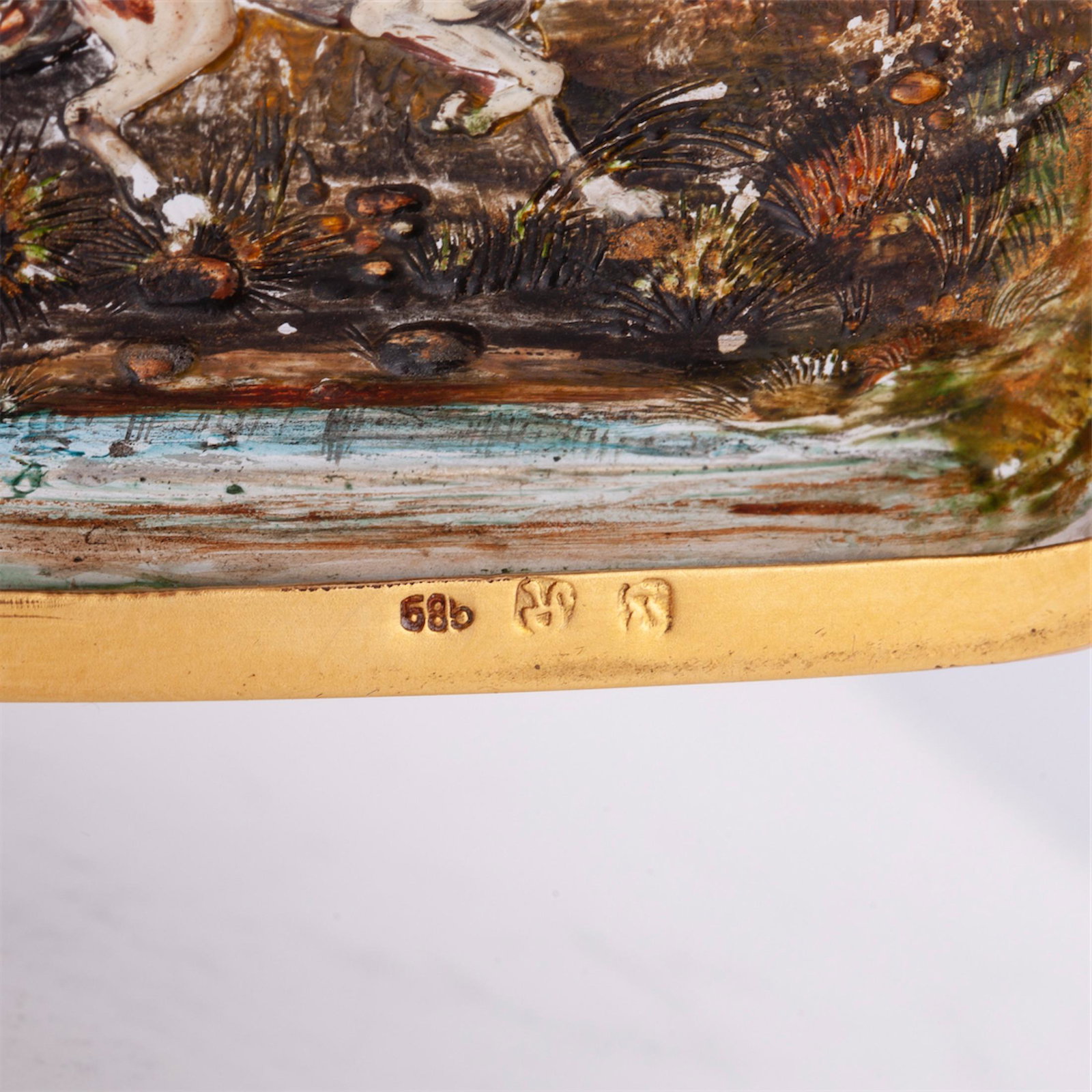 An unusual 14K gold and quartz casket — image 4