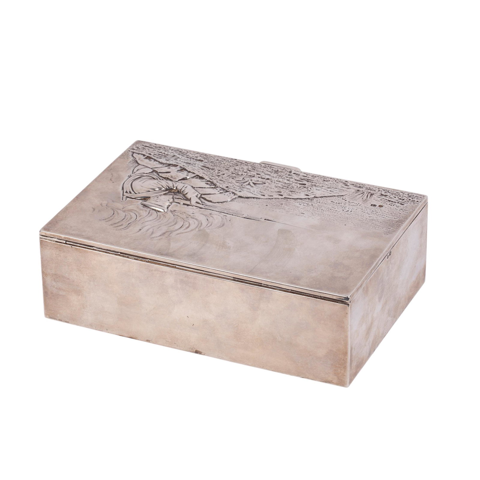A Russian silver-gilt cigar box "Sniper" — image 4