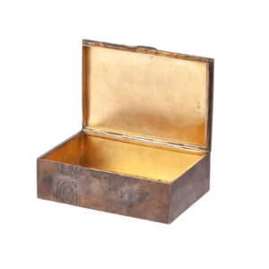 A Russian cigar box with engraved advertising — image 2