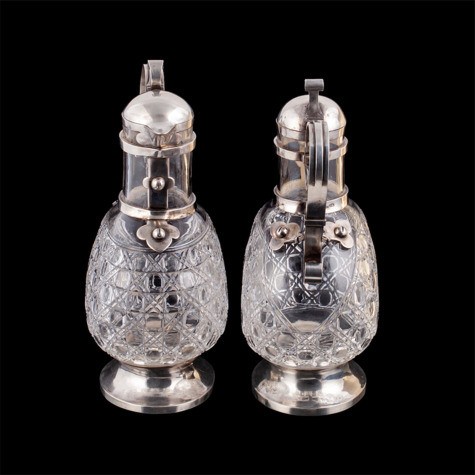 A pair of elegant Russian decanters — image 2