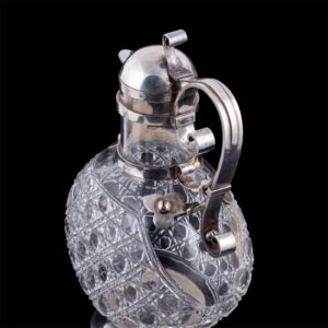 A pair of elegant Russian decanters — image 3
