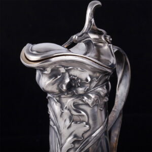 A pair of elegant Russian Art Nouveau decanters — image 3