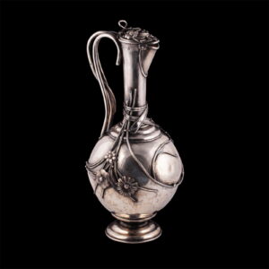 An elegant Russian silver-gilt decanter — image 2