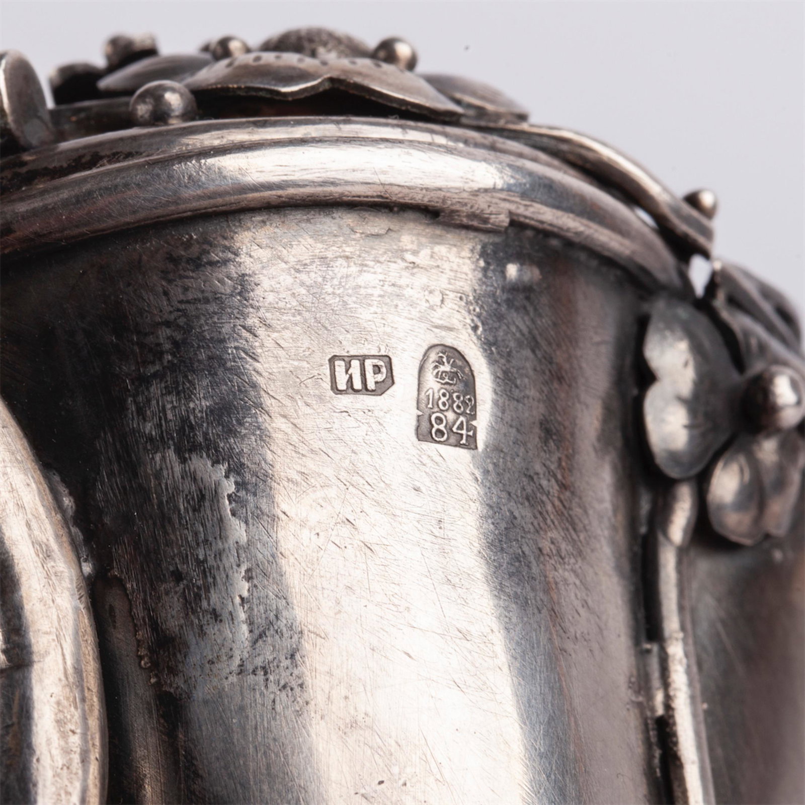 An elegant Russian silver-gilt decanter — image 4