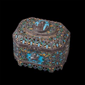 Very rare Russian silver-gilt and enamel casket — image 1