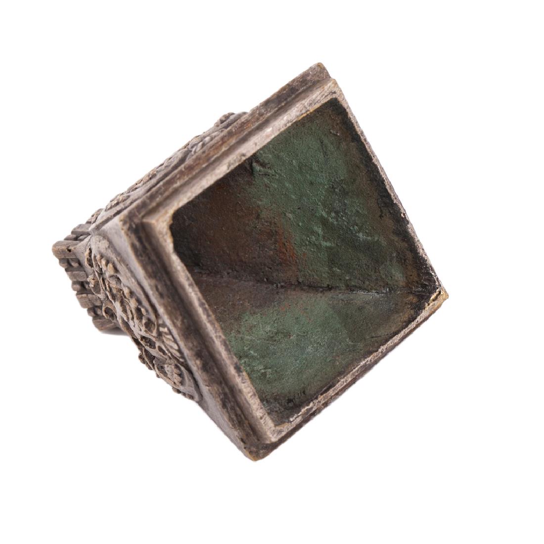 Rare Stroganov School bronze salt cellar — image 3