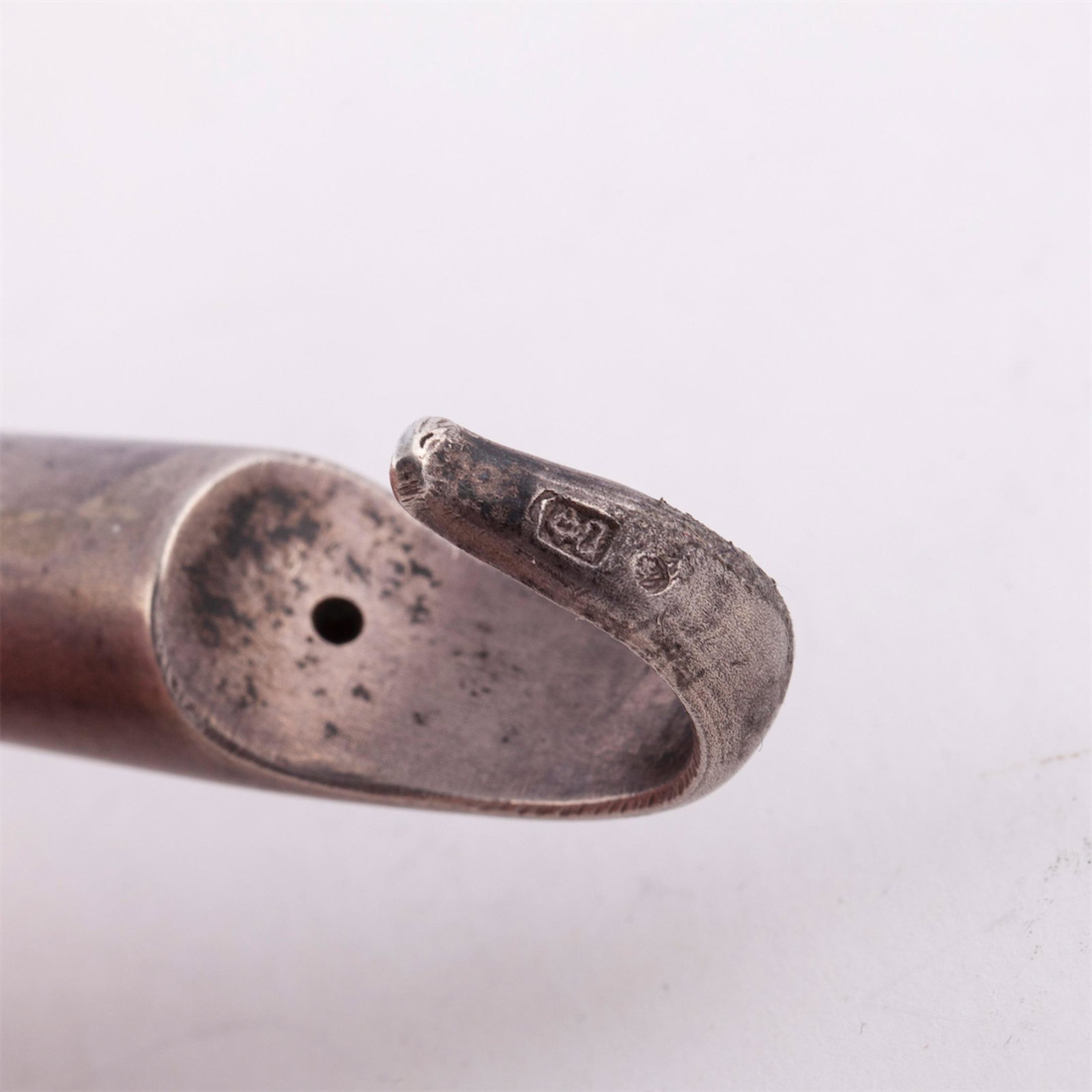 A Russian Art Nouveau style silver-gilt kovsh — image 6