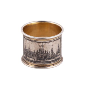 A Russian silver-gilt and niello napkin ring — image 1