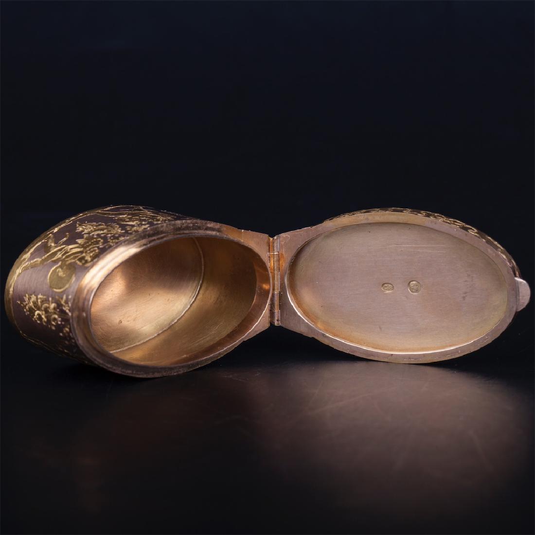Russian gold, engraved and enamel snuff box — image 4