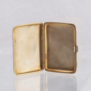 An elegant silver-gilt & enamel cigarette case — image 3