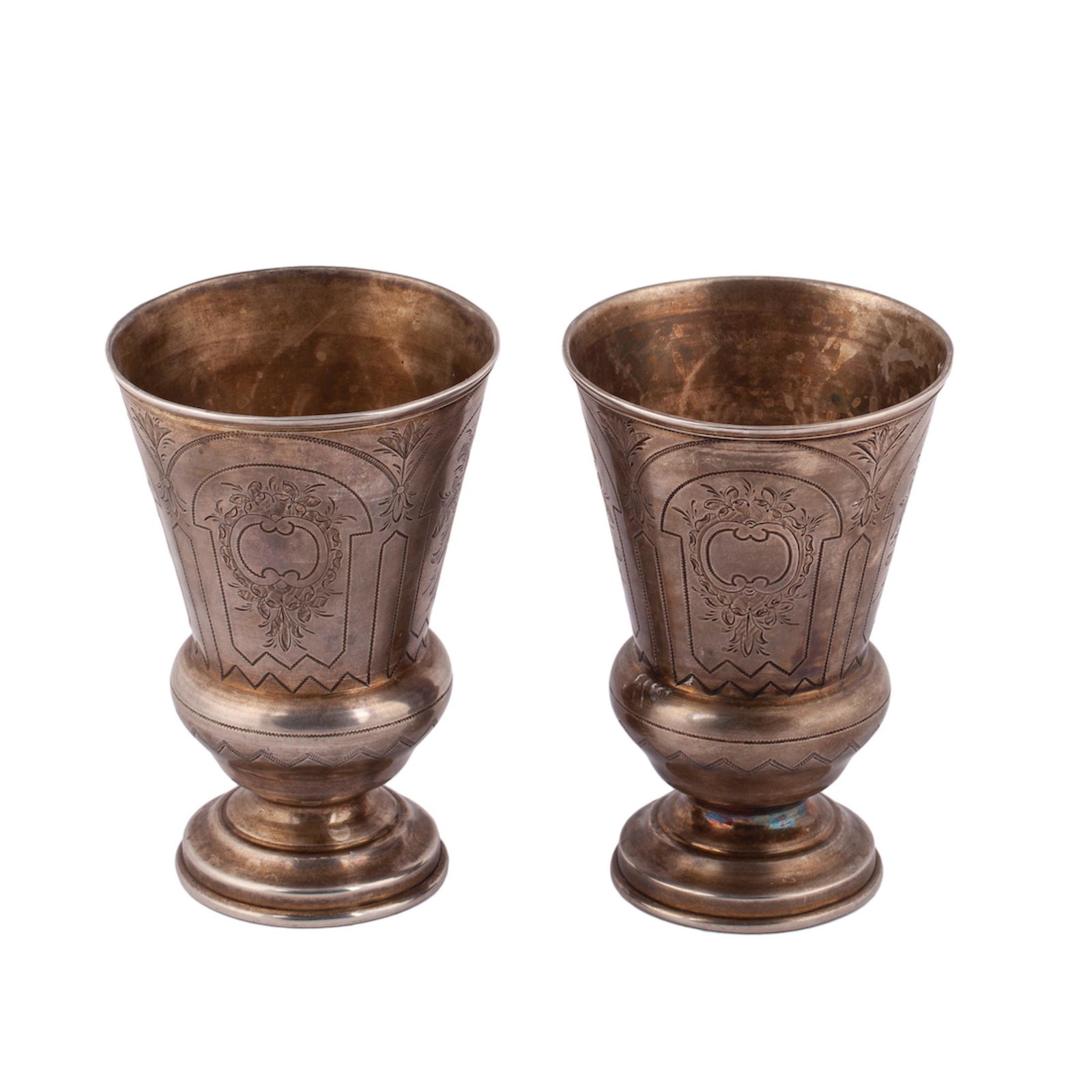 A pair of Russian silver goblets — image 1