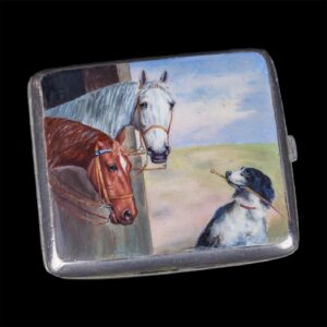 Metal cigarette case with animal — image 1