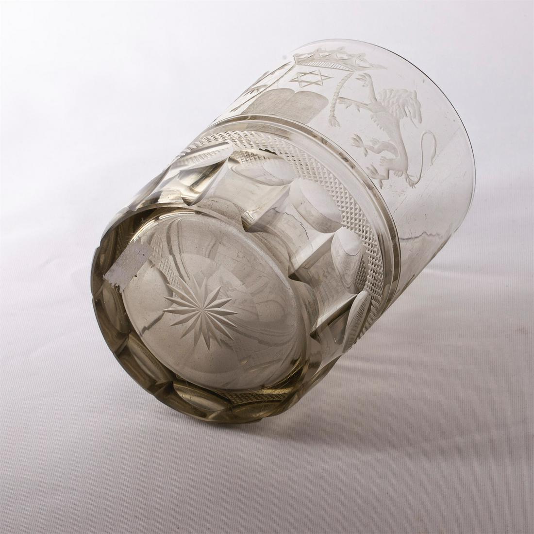 A massive shabbat wine glass beaker — image 3