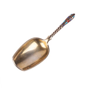 A Russian silver and enamel sugar spoon — image 2