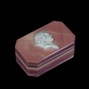 Silver-gilt, jasper casket with Peter bas-relief — image 1