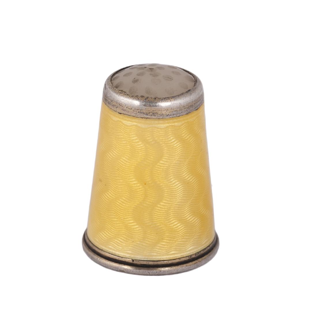 Decorative thimble in a case — image 2