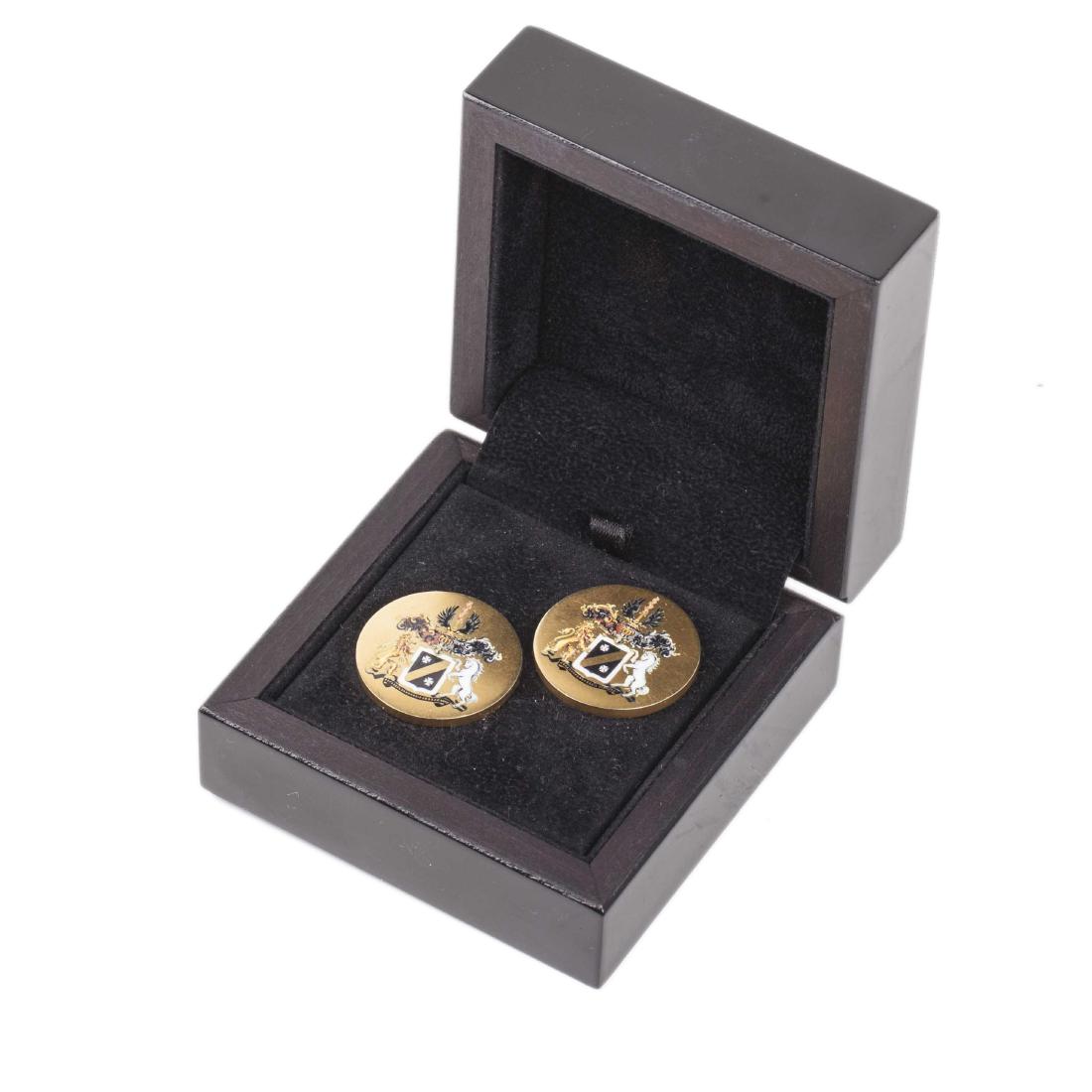 Gold and enamel cufflinks with the Coat of Arms — image 1