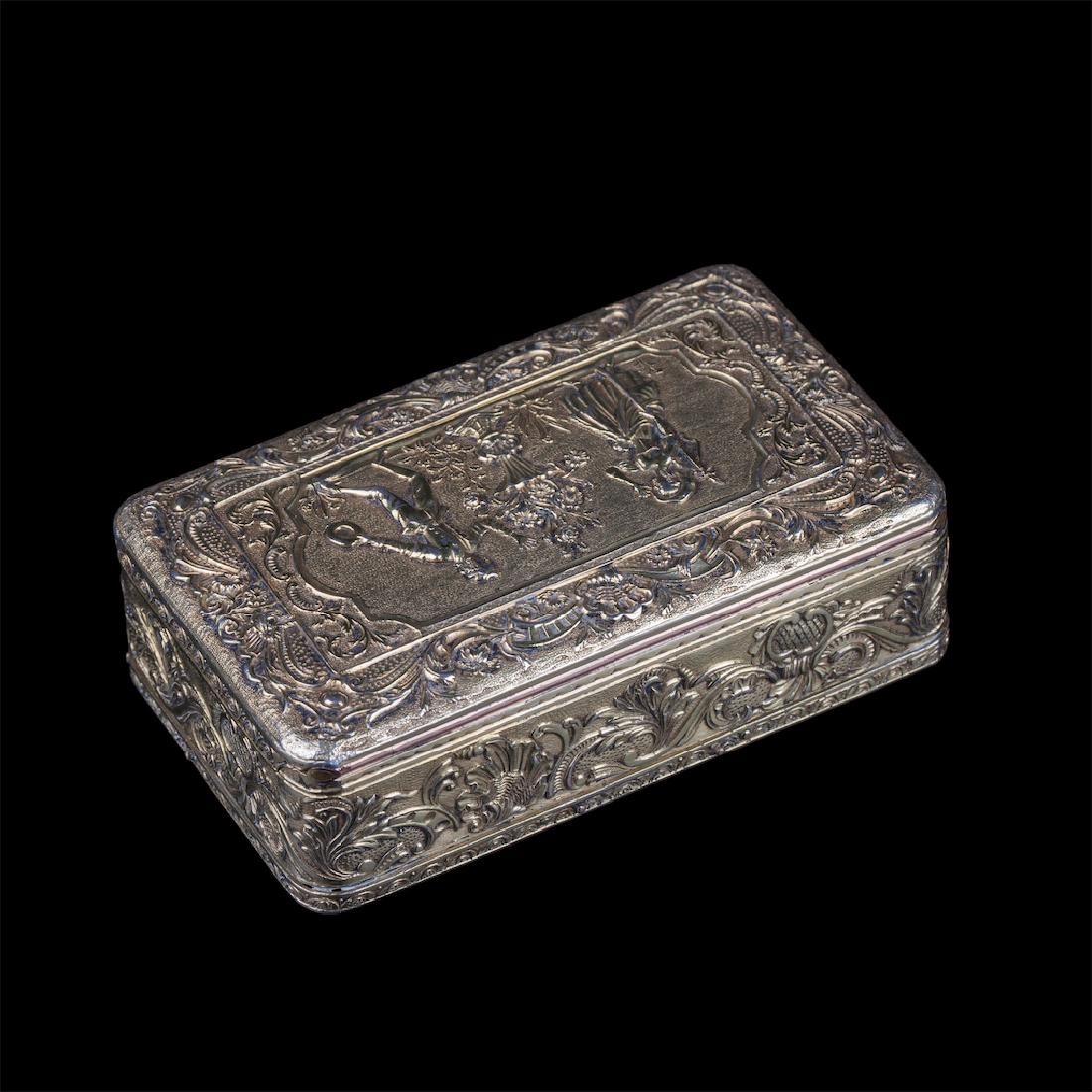 Russian cast silver-gilt and gold hinge casket — image 2