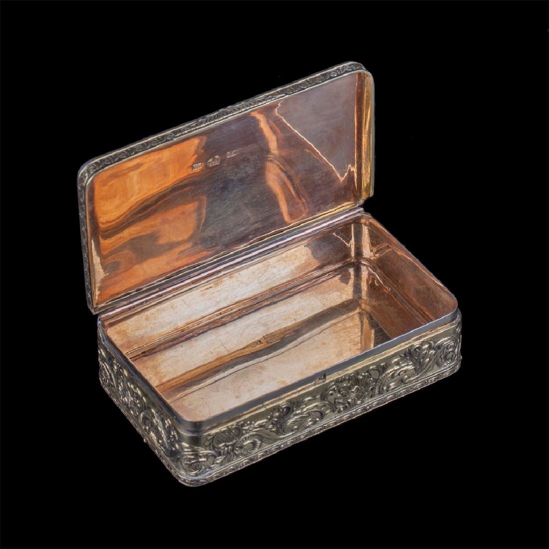 Russian cast silver-gilt and gold hinge casket — image 3