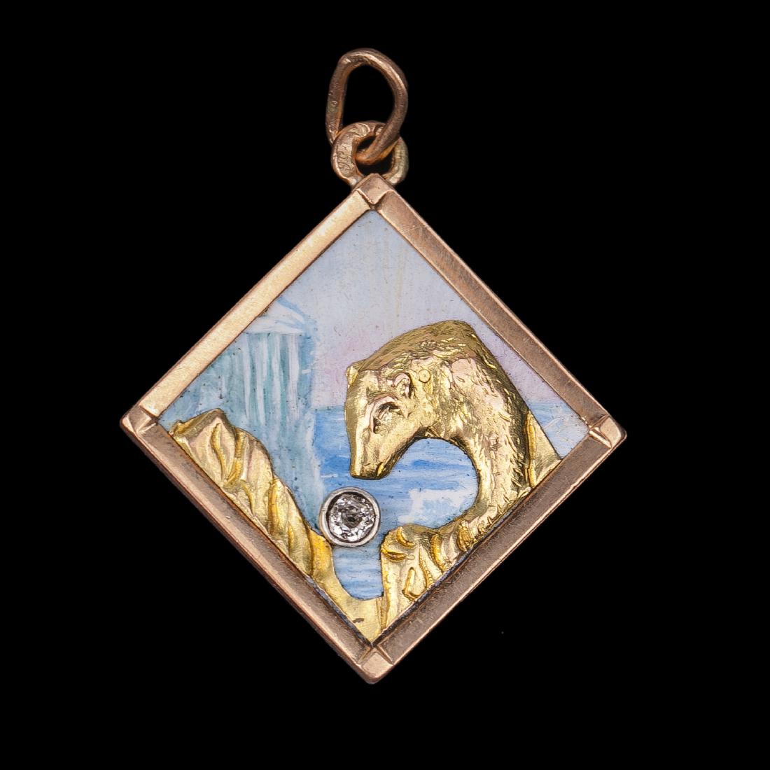Medallion with a polar bear depiction — image 2