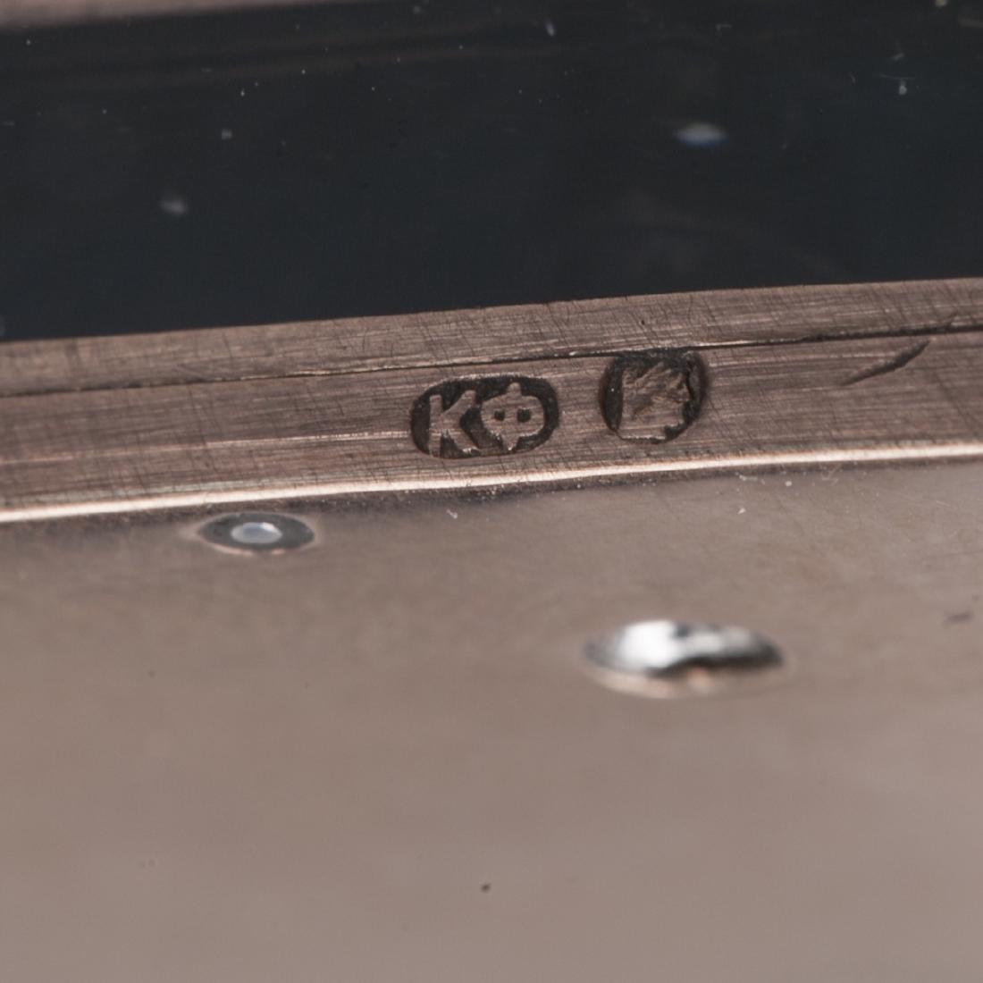 Medallion with a polar bear depiction — image 5