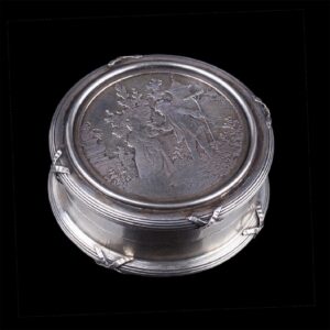 Russian silver-gilt small box — image 1