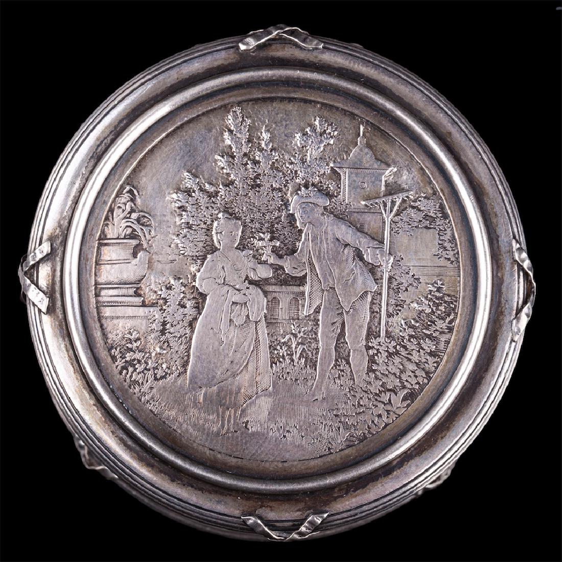 Russian silver-gilt small box — image 2
