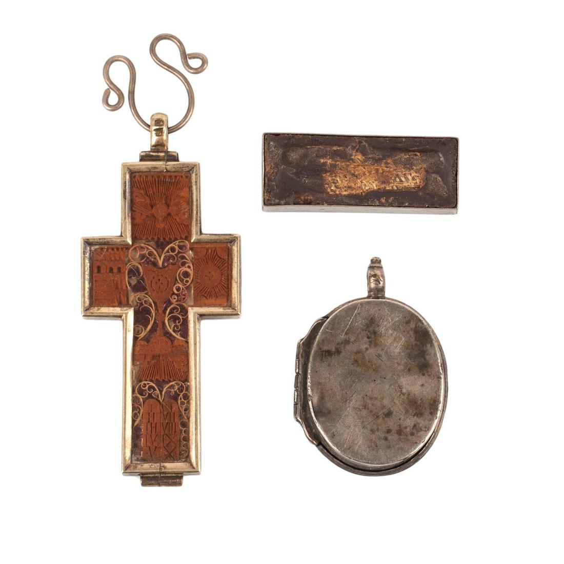 Russian 18th century cross and two reliquaries — image 5