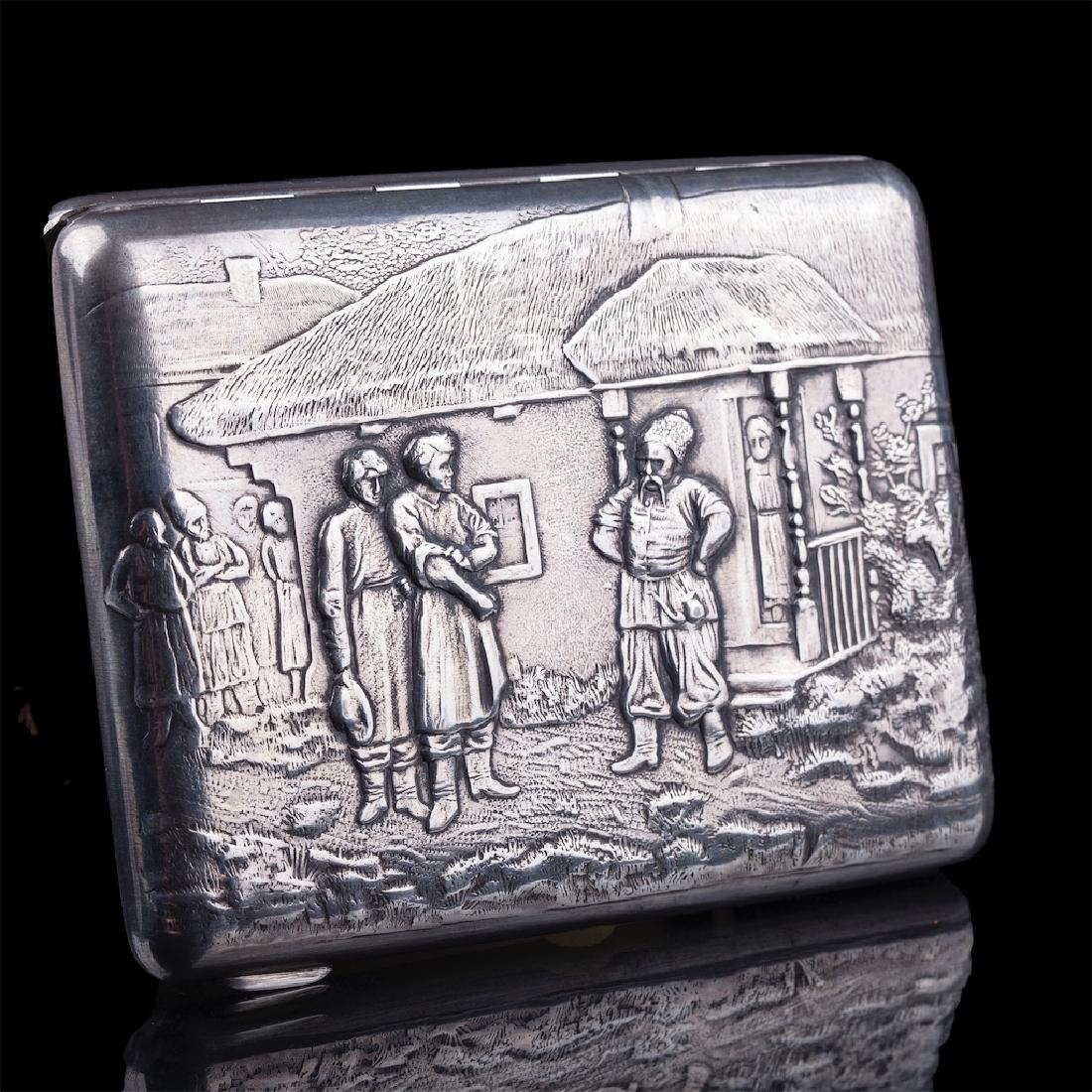 Russian cast silver-gilt cigarette case — image 3