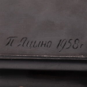 A bakelite bust of Vladimir Lenin — image 4