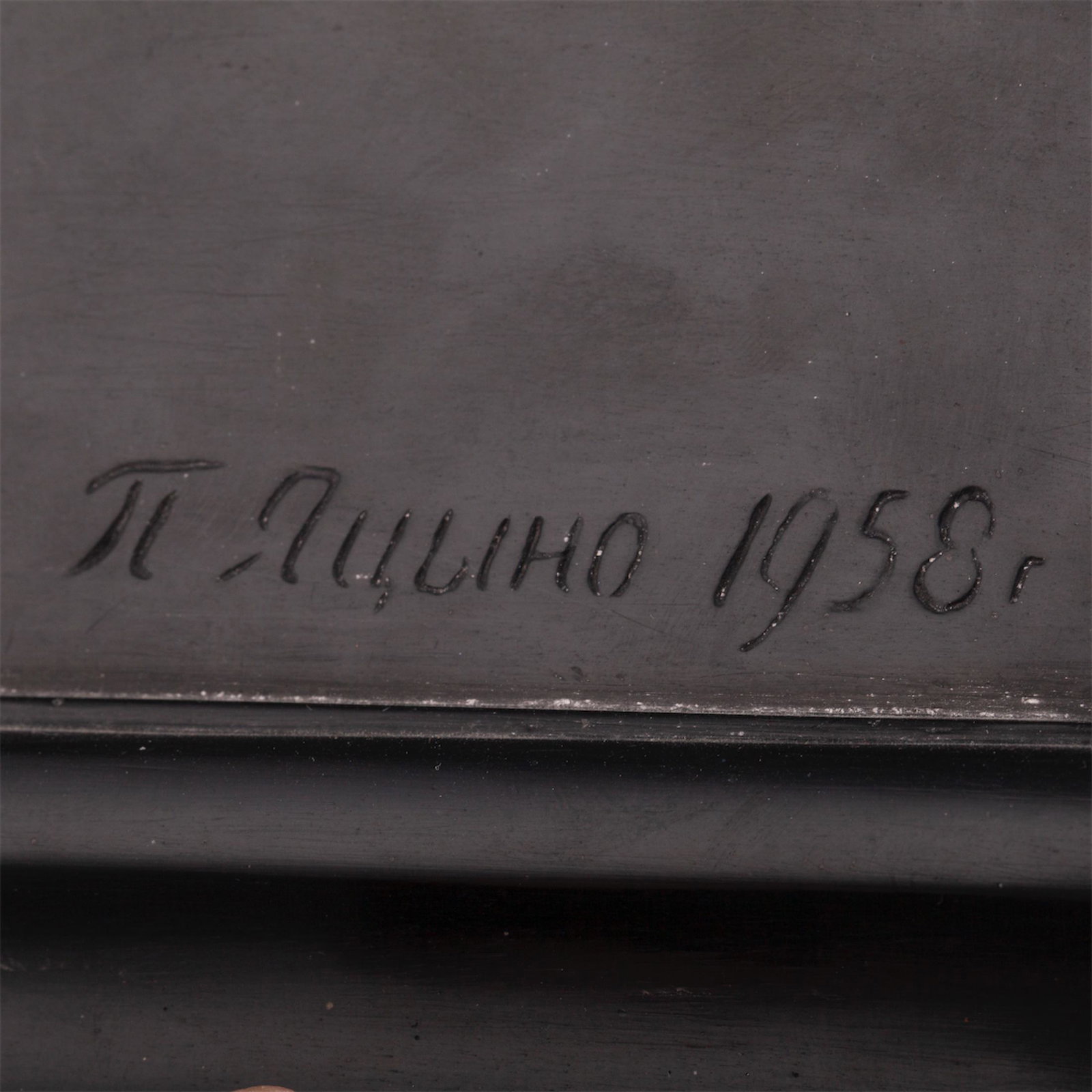 A bakelite bust of Vladimir Lenin — image 4
