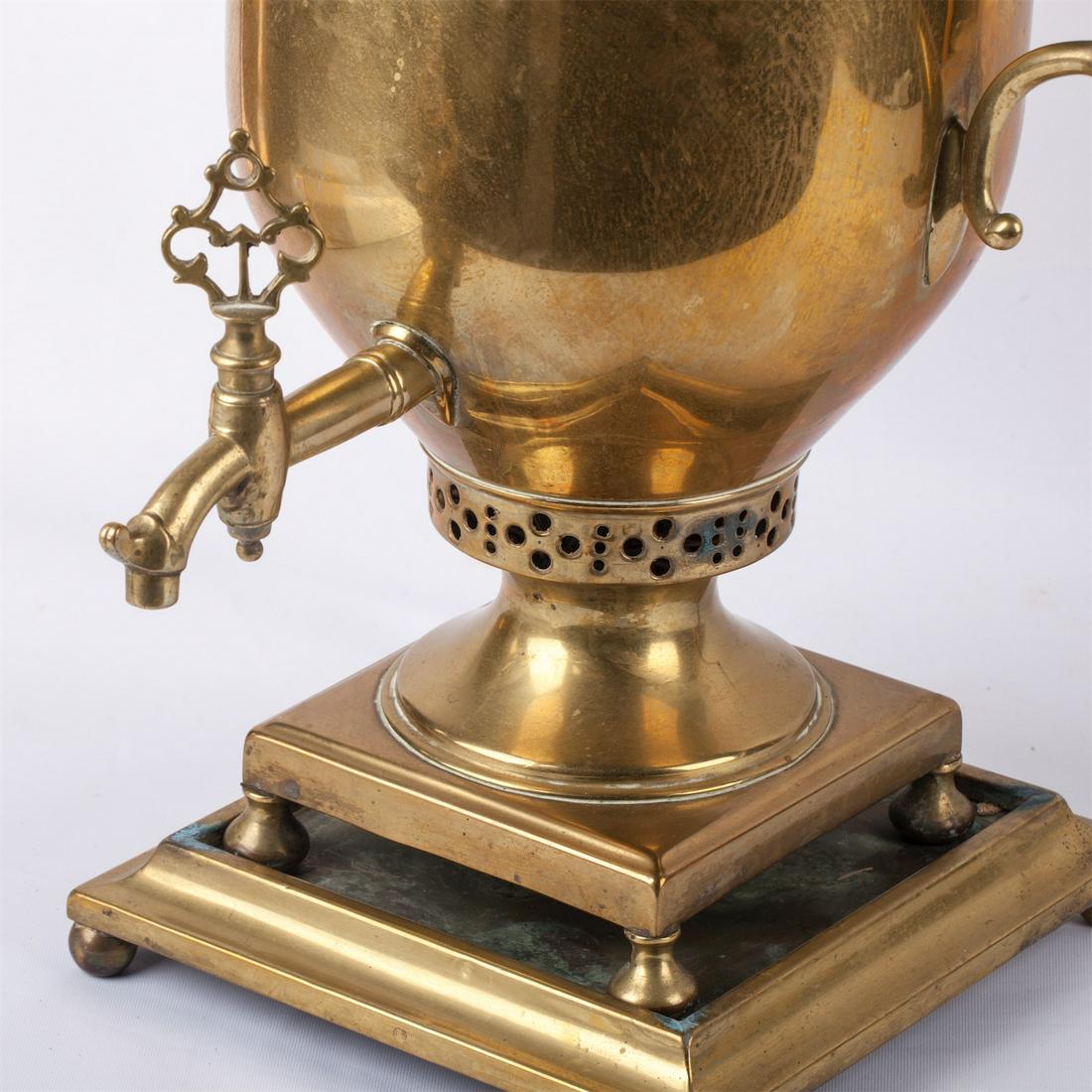 Russian samovar in the shape of a vase — image 3