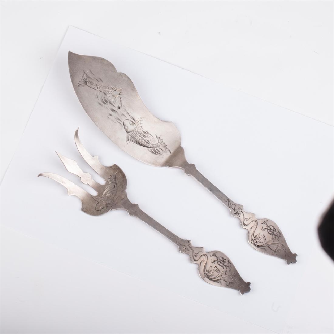 Russian silver-gilt and engraved serving set — image 3