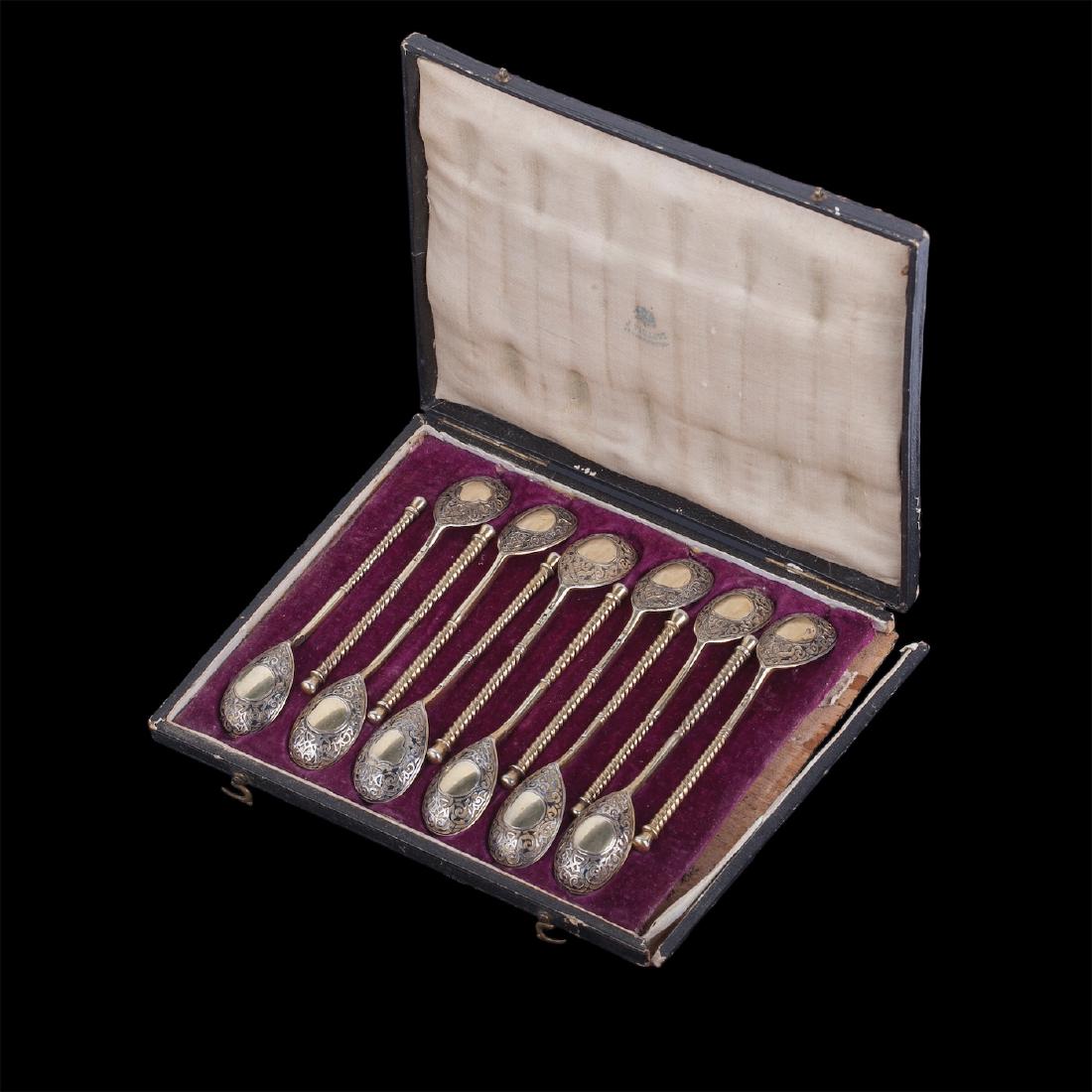 Russian silver-gilt and niello tea spoons set — image 1