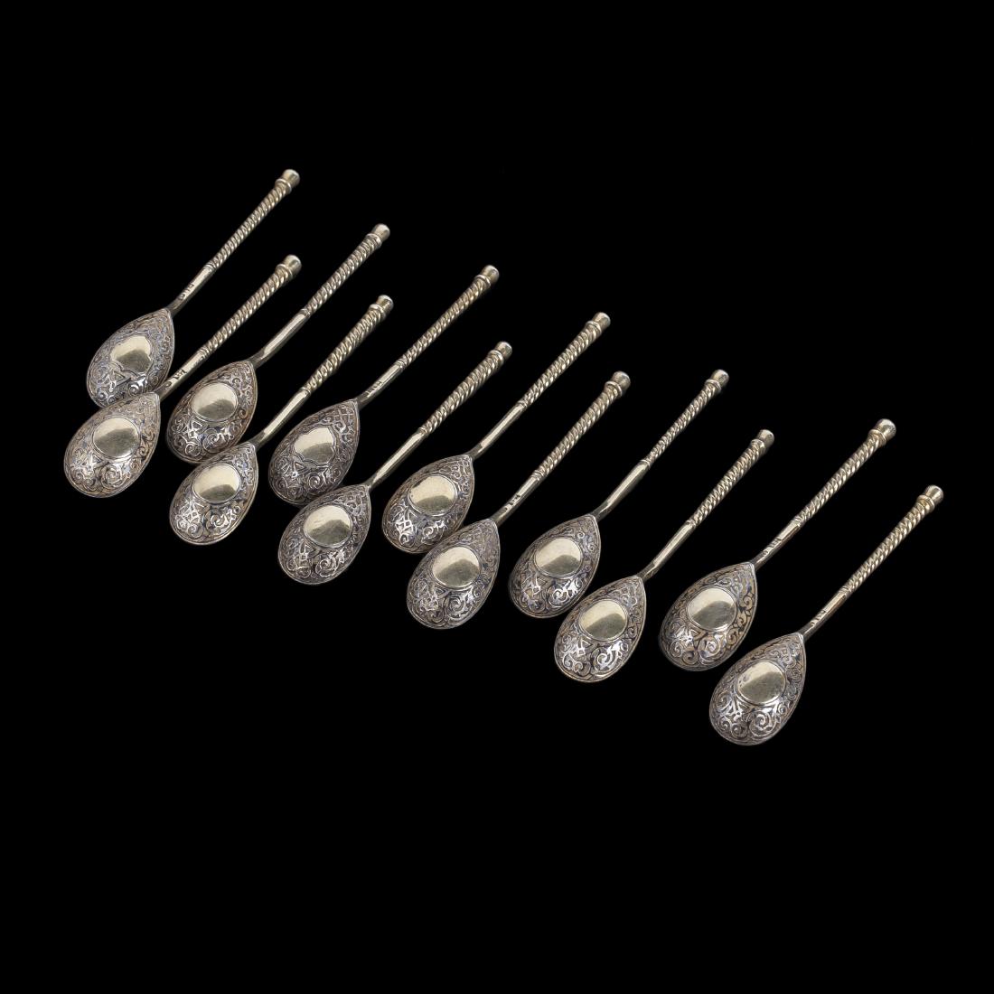 Russian silver-gilt and niello tea spoons set — image 2