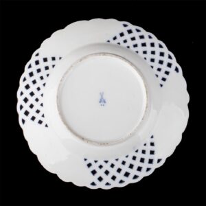 Meissen porcelain plate with Peter I portrait — image 4