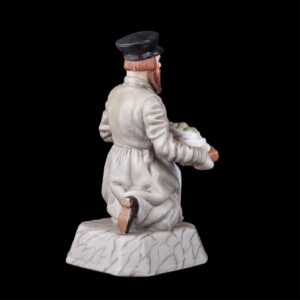 Russian porcelain figure. Gardner factory — image 2