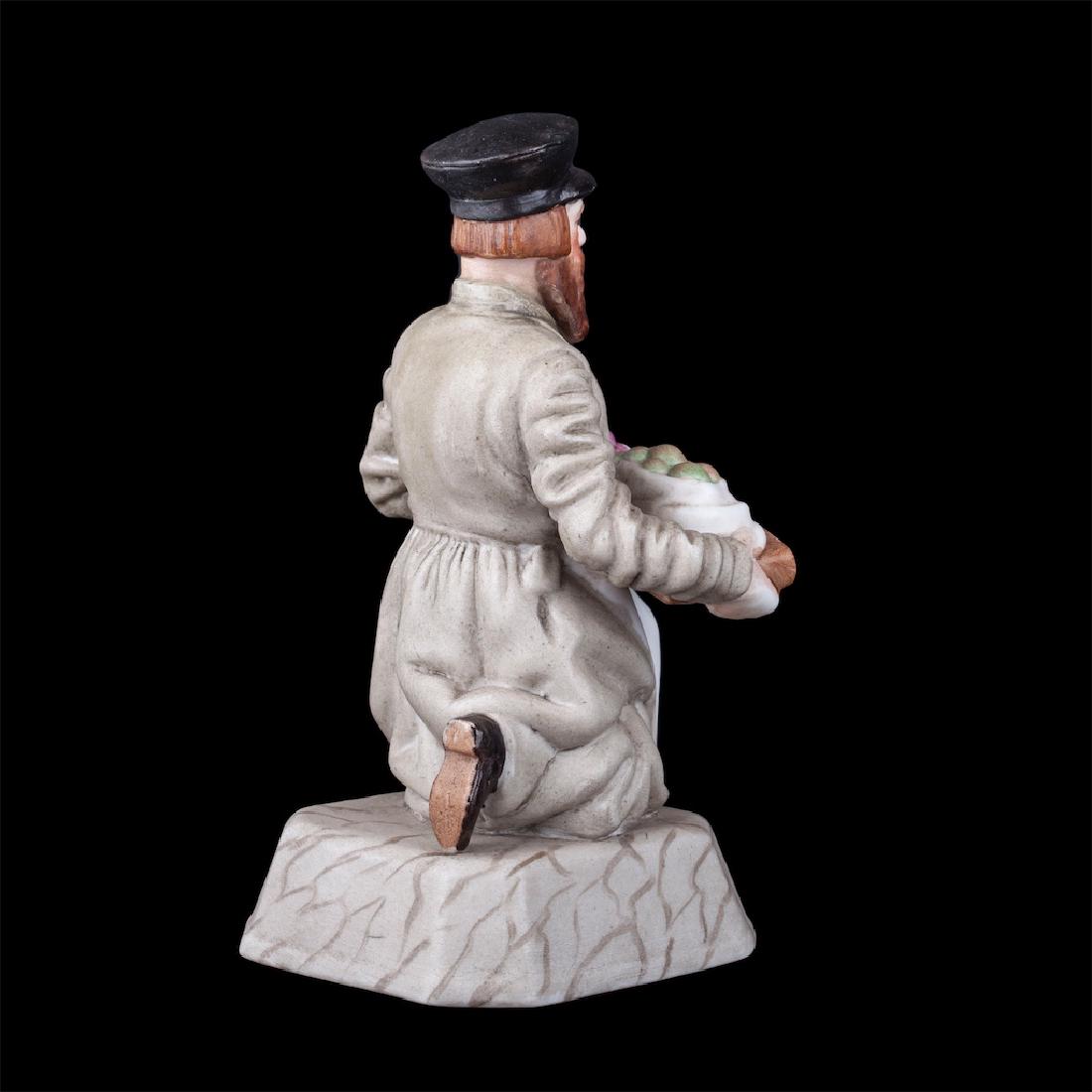 Russian porcelain figure. Gardner factory — image 2