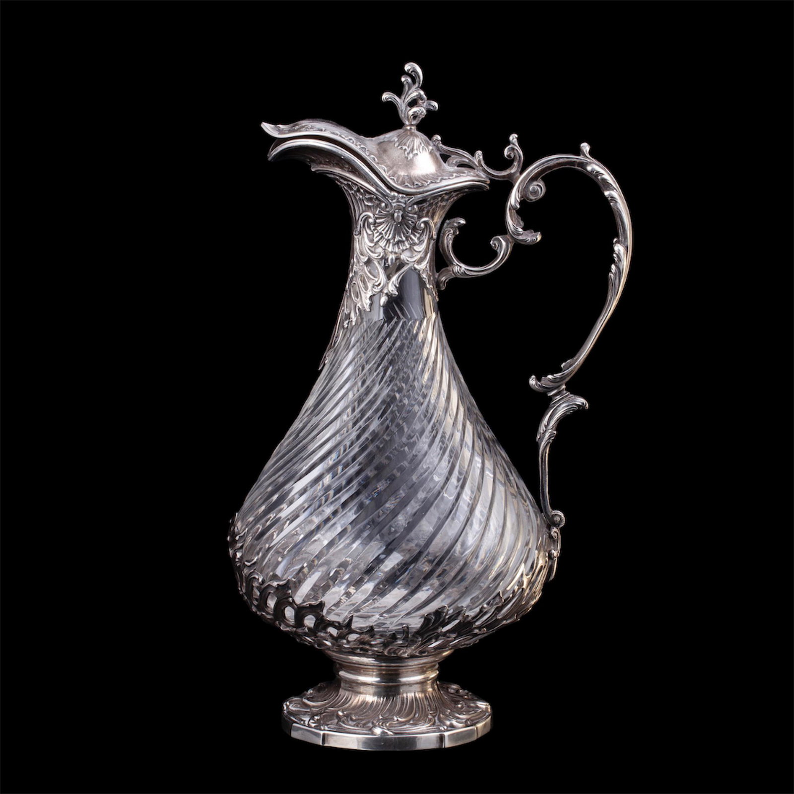An elegant silver mounted claret jug — image 2
