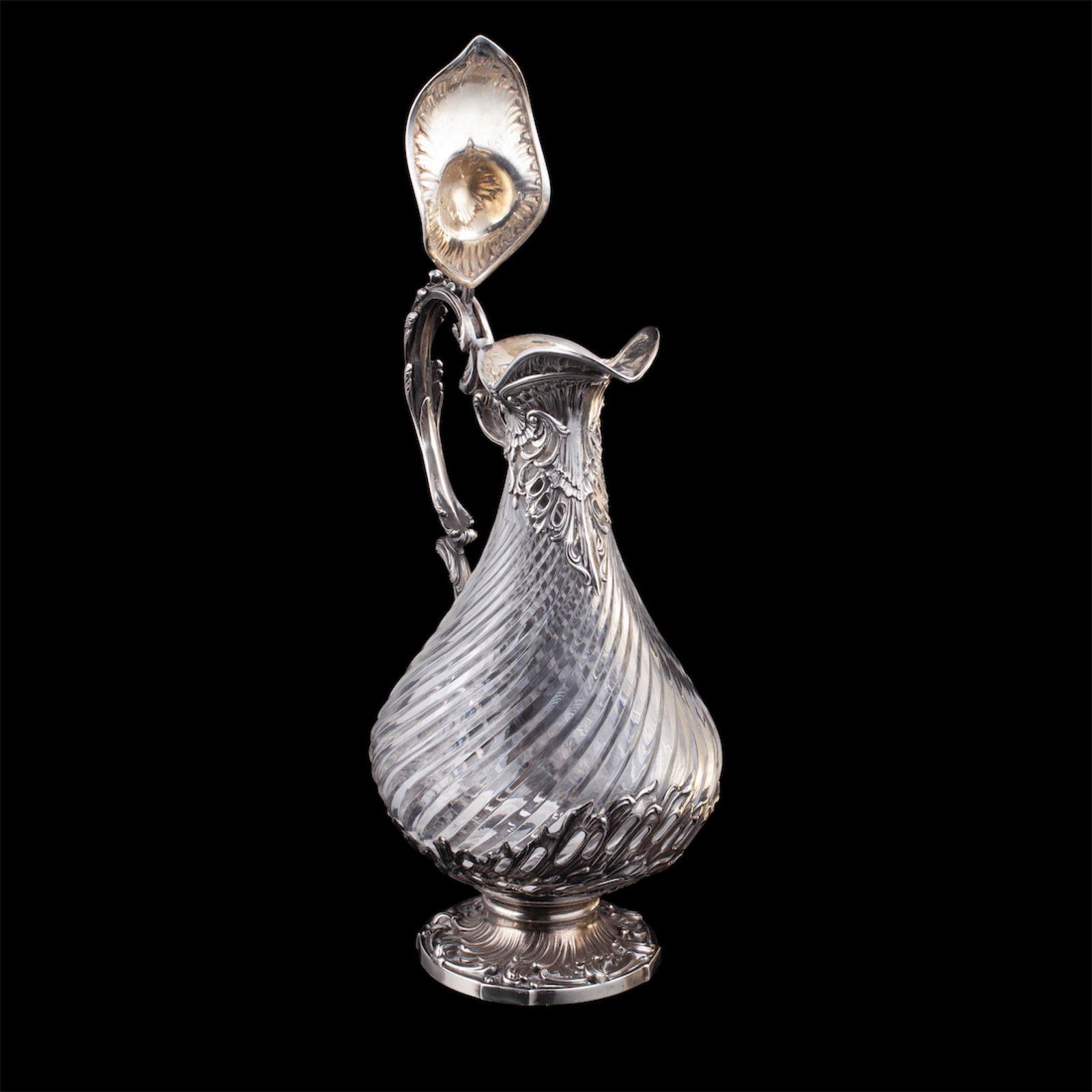 An elegant silver mounted claret jug — image 3