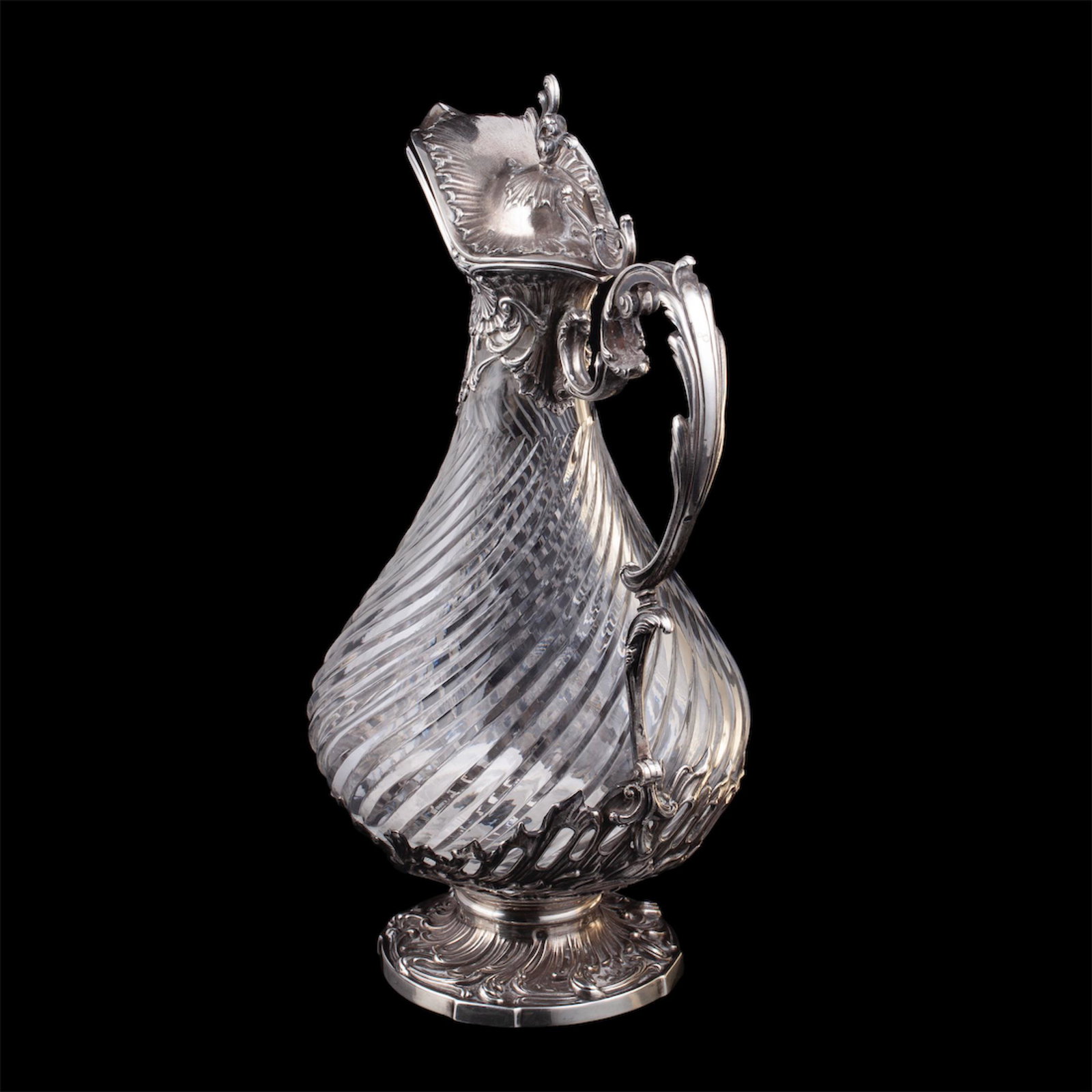 An elegant silver mounted claret jug — image 4