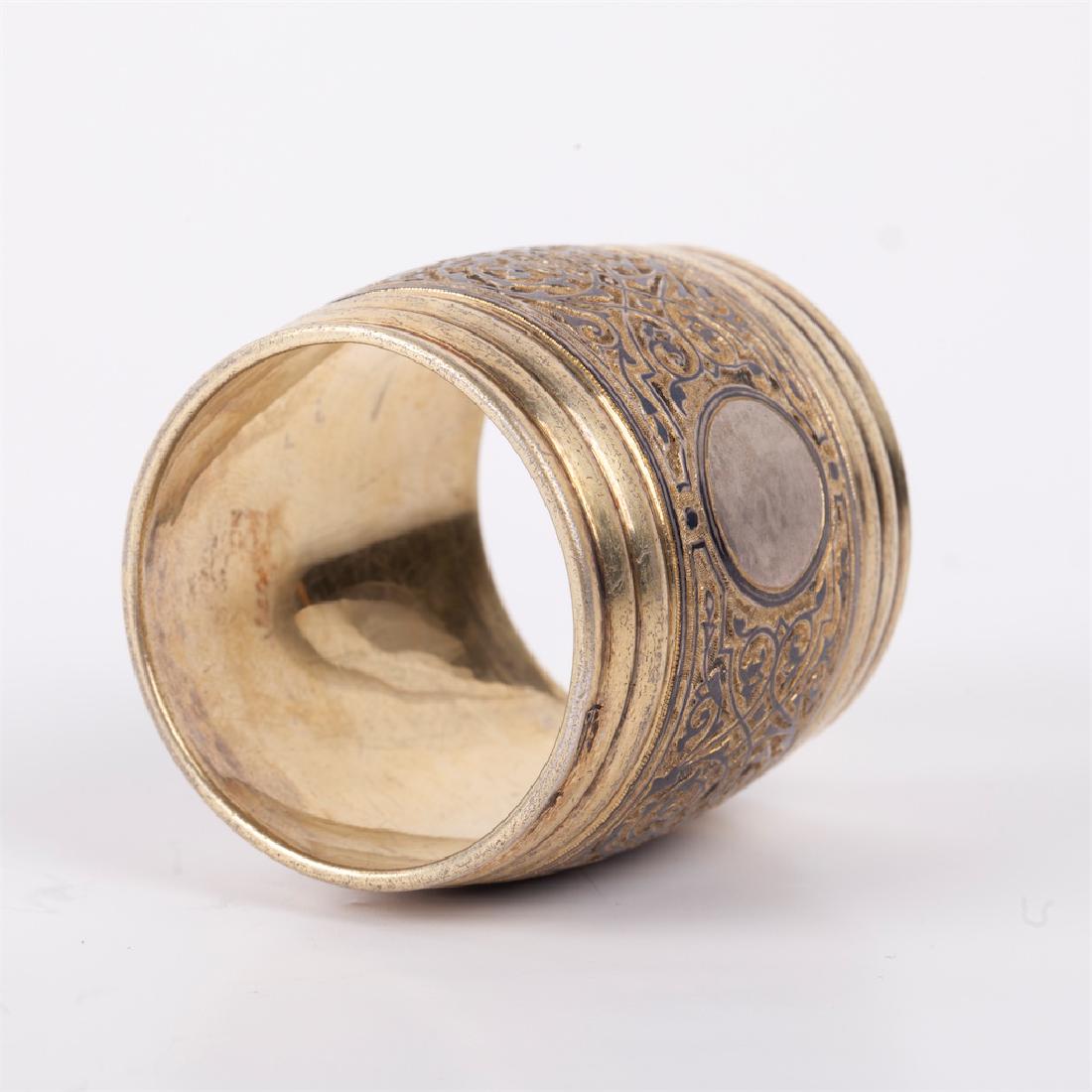 Russian silver-gilt and niello napkin ring — image 3