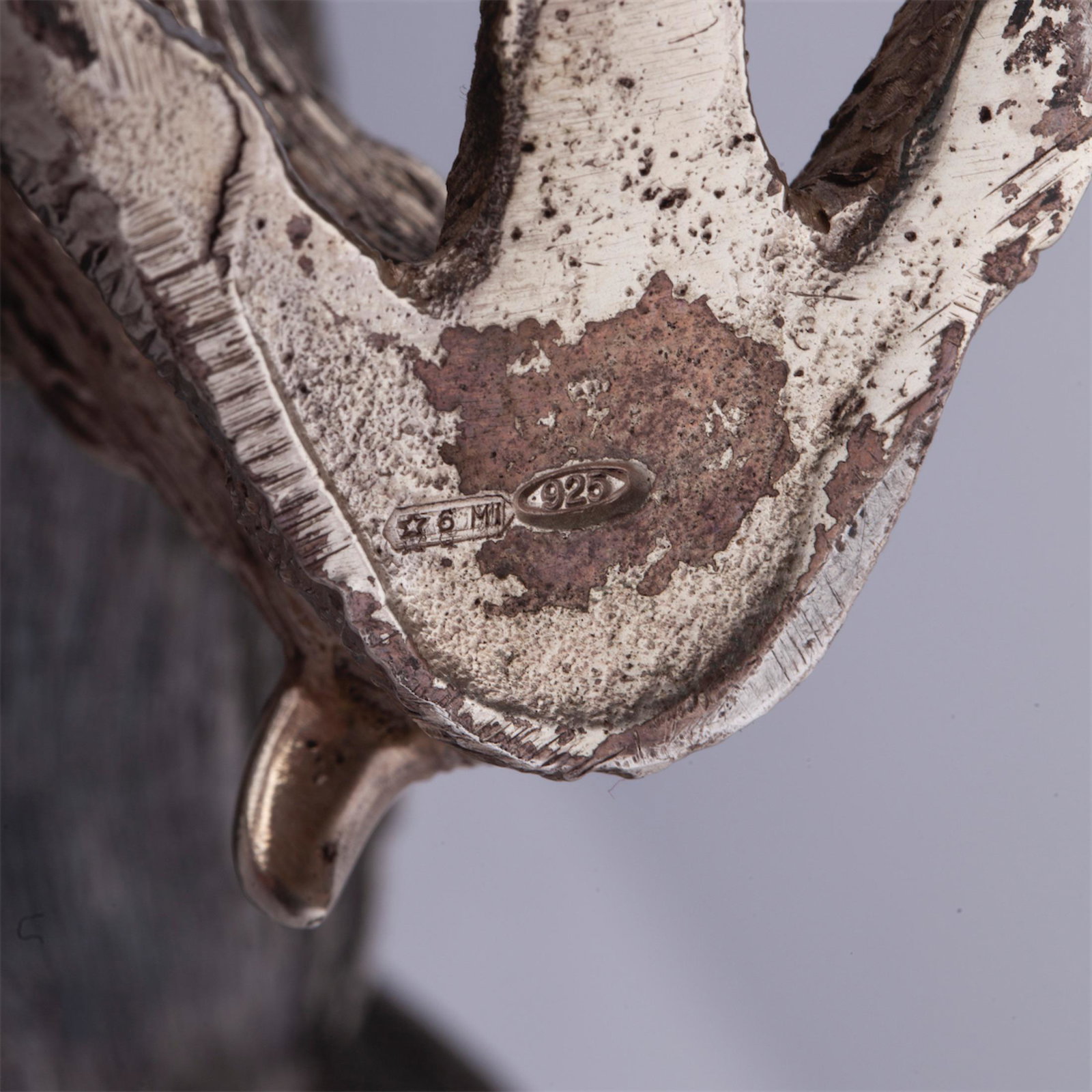 A Solid sterling silver figurine of a hen — image 5
