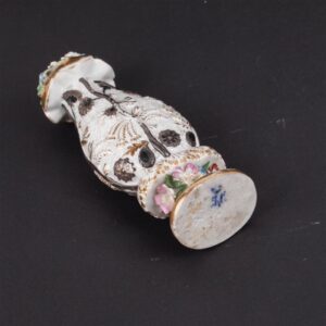 Russian porcelain vase with floral ornamentation — image 3