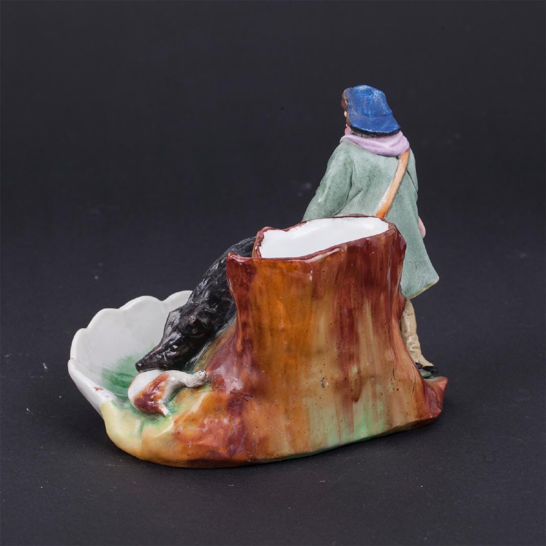 Porcelain pencil cup with a hunting scene — image 2