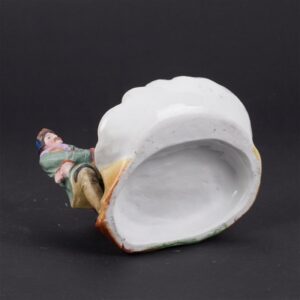 Porcelain pencil cup with a hunting scene — image 3